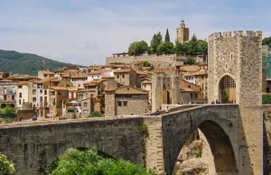 Besalu A Historic Medieval Town Besalu historic medieval town, view of the viejo puente