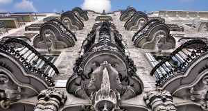 Casa Calvet Antoni Gaudí Casa Calvet Barcelona by Antoni Gaudi