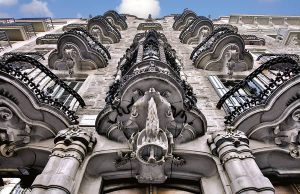 Casa Calvet Antoni Gaudí Casa Calvet Barcelona by Antoni Gaudi